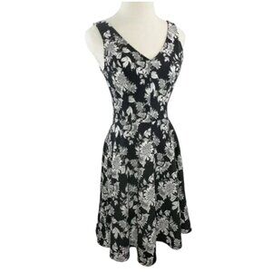 Soloiste Audrey Knit Sleeveless Black White Floral Flare V-Neck Dress New Sz S
